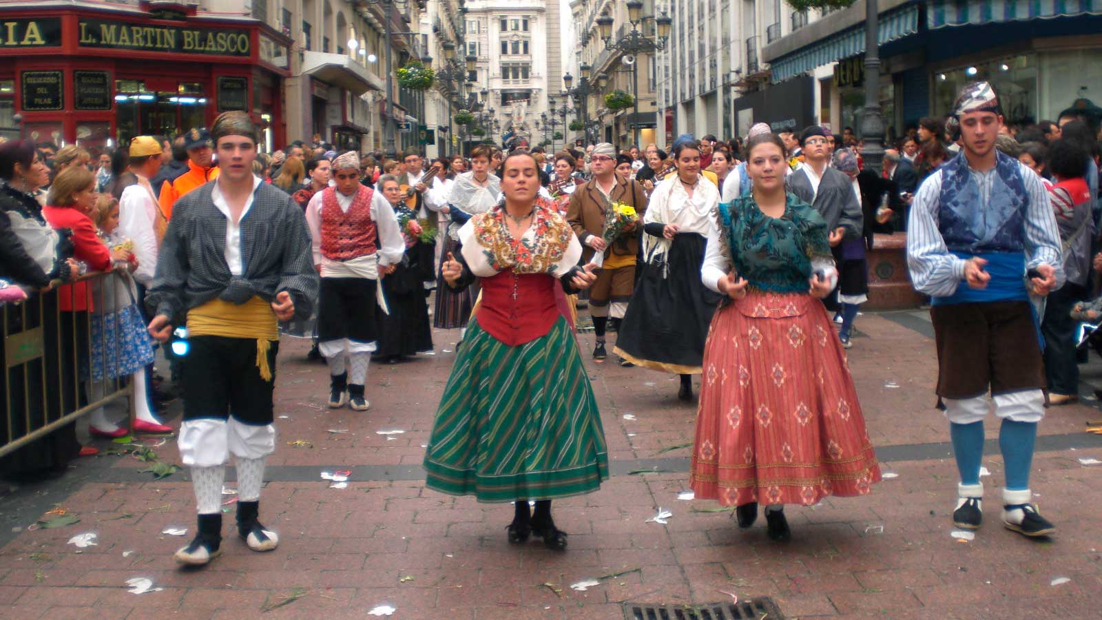 grupo-cierzos-de-aragon-ofrenda-flores