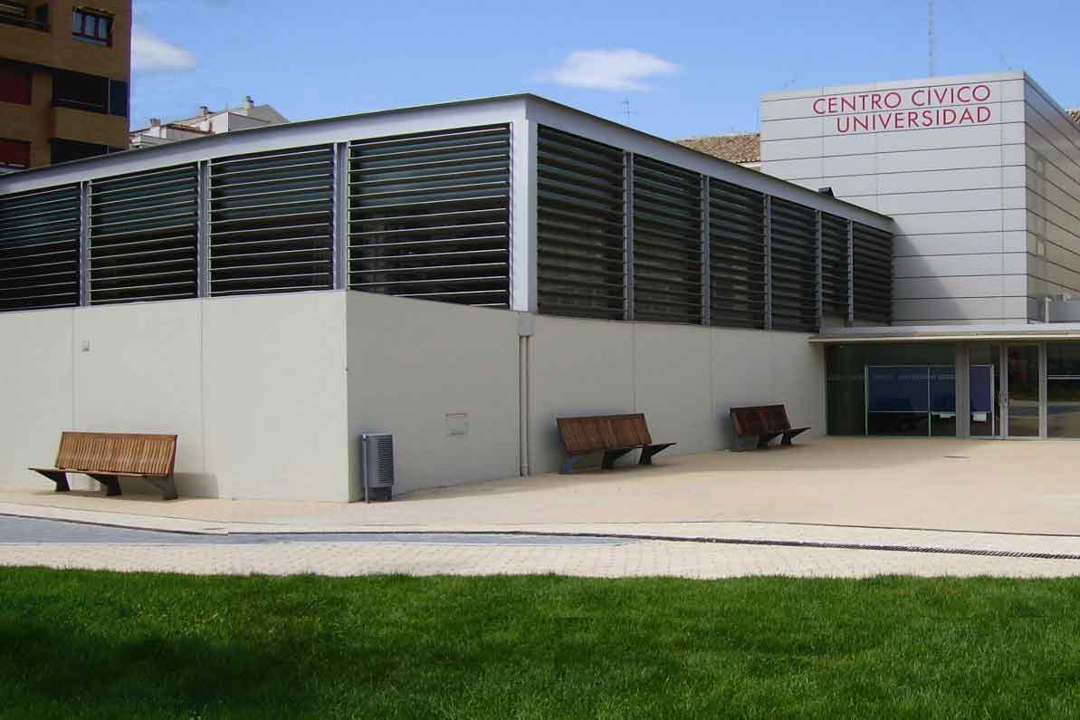 Edificio del Centro Cívico Universidad en Zaragoza