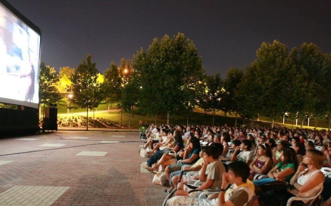 Cine al Aire Libre «Padre no hay más que uno 2». DELICIAS A LA FRESCA - Aire libre